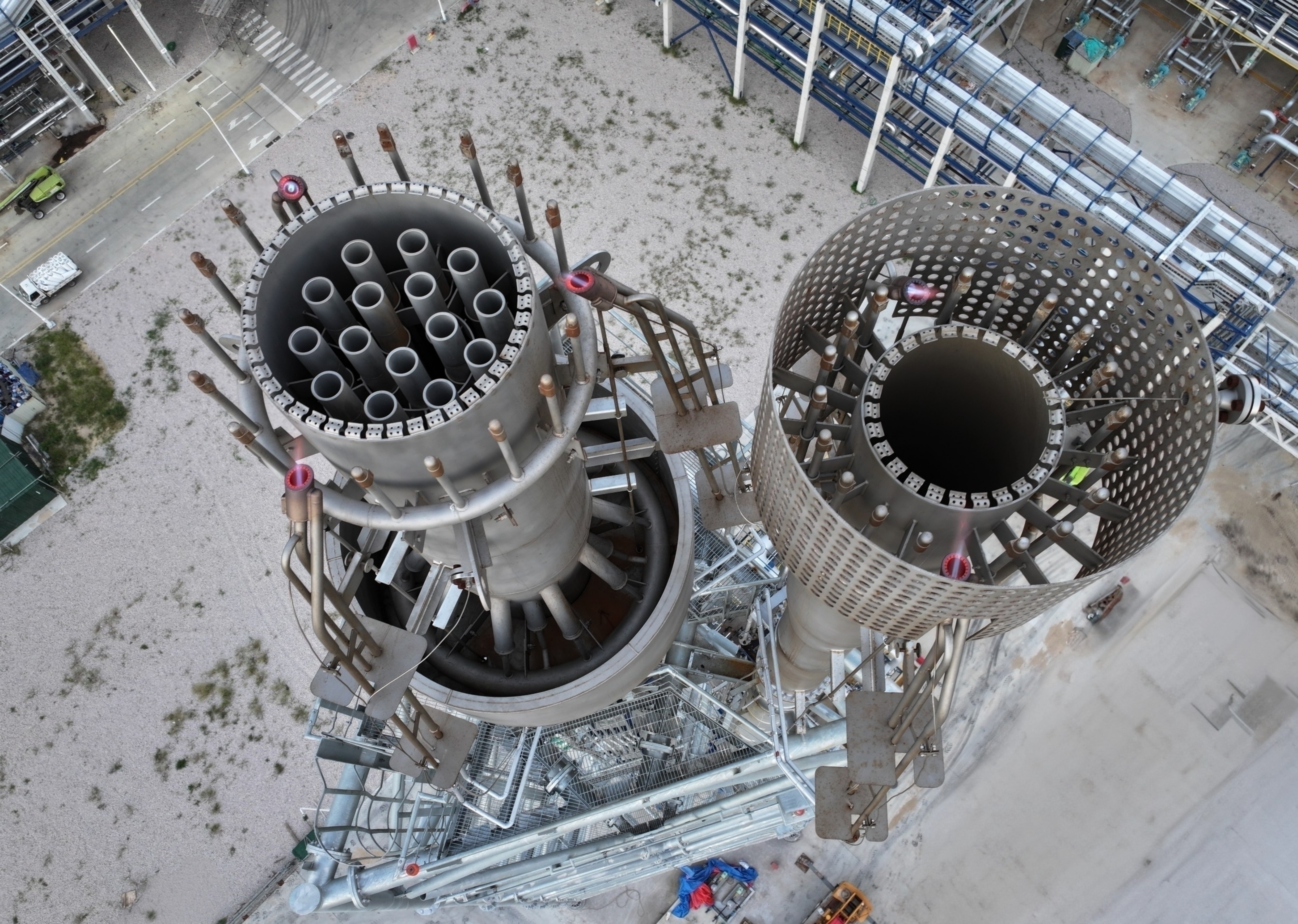 南化新材火炬一次点火成功 项目投料试车迈出...